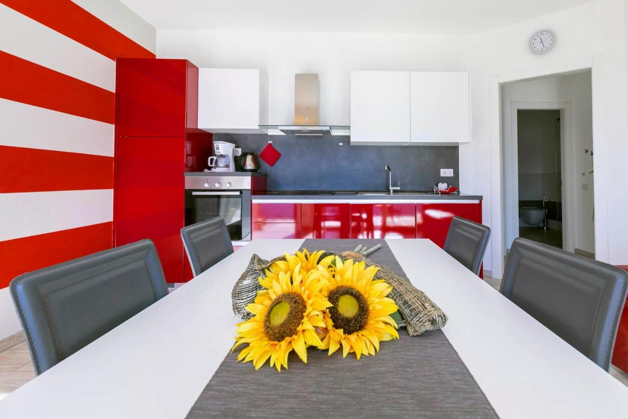La Collinetta Apartments Vercana Ngoại thất bức ảnh