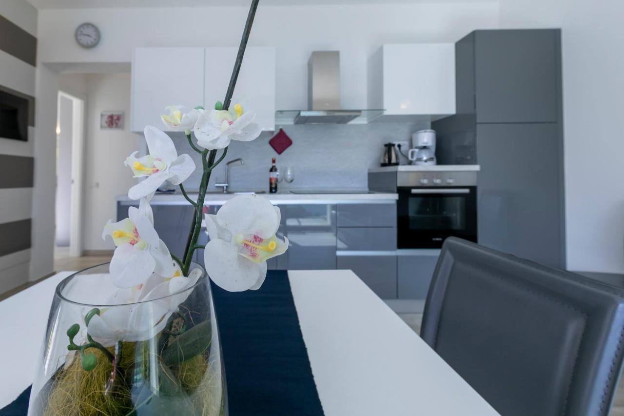 La Collinetta Apartments Vercana Ngoại thất bức ảnh